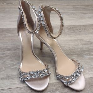 Jewel by Badgley Mischka heels
